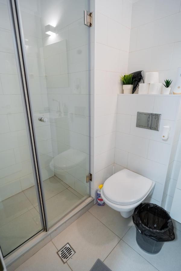 One Bedroom Flat In Bucharest'S Historic District Buitenkant foto