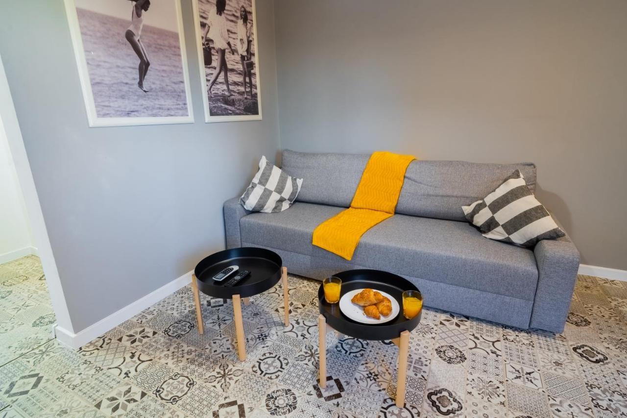 One Bedroom Flat In Bucharest'S Historic District Buitenkant foto
